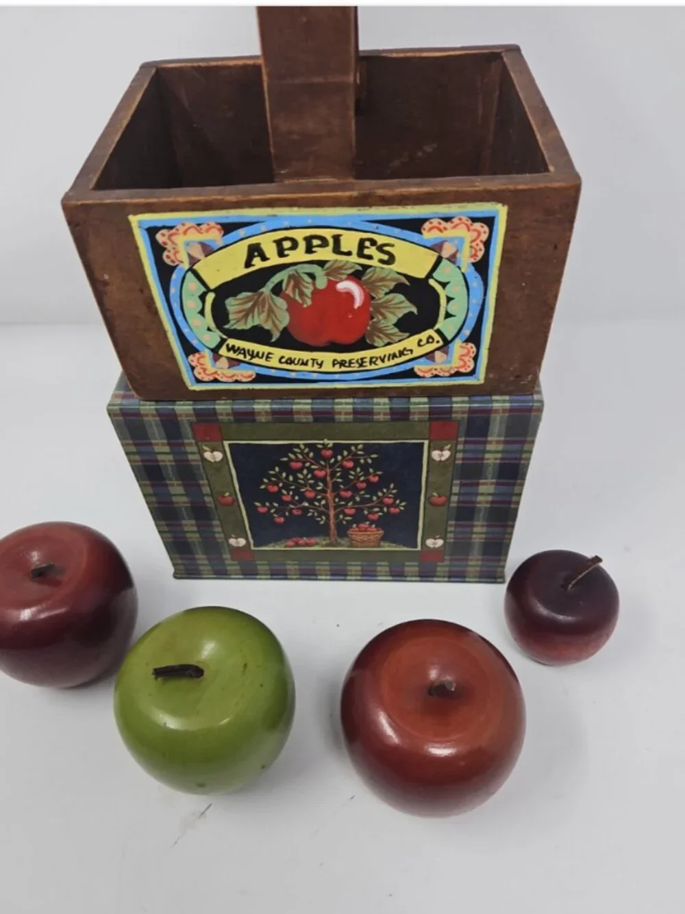 6pc Lot Wayne County Preserving Co Hand Painted Crate 4 Wood Apples & Recipe Box